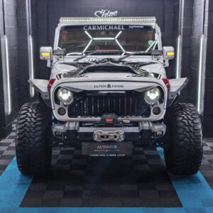 Detailed Jeep in AutoHubCPT workshop bay